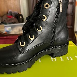 Gianni Bini black and gold lace up shoes